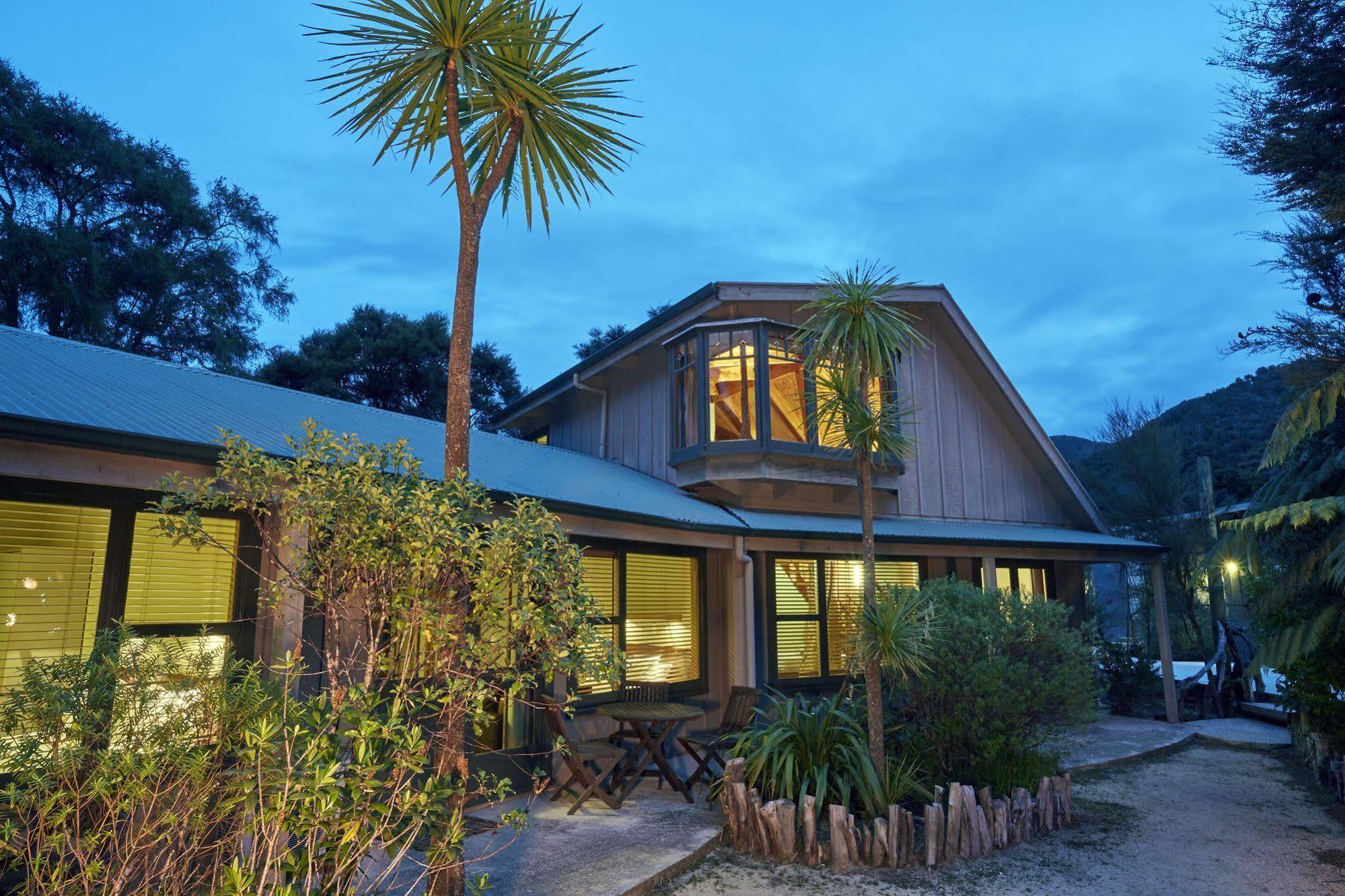 Awaroa Lodge Esterno foto